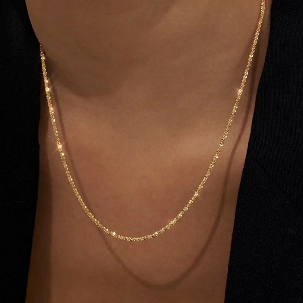 Elegant gold choker chain necklace